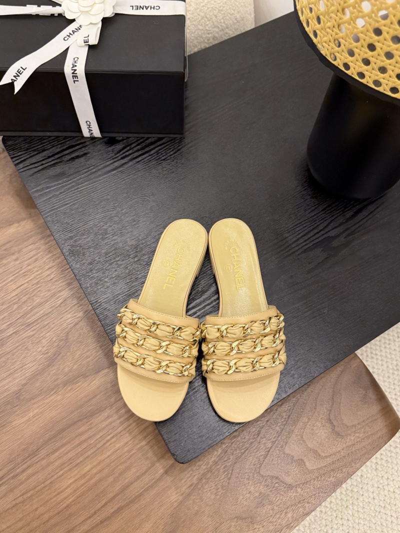 Ch**el slippers